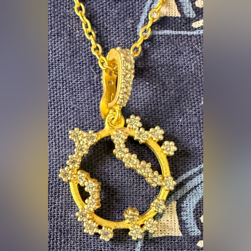 Frieda Rothman Enhancer Pendant with chain - Picture 3 of 5
